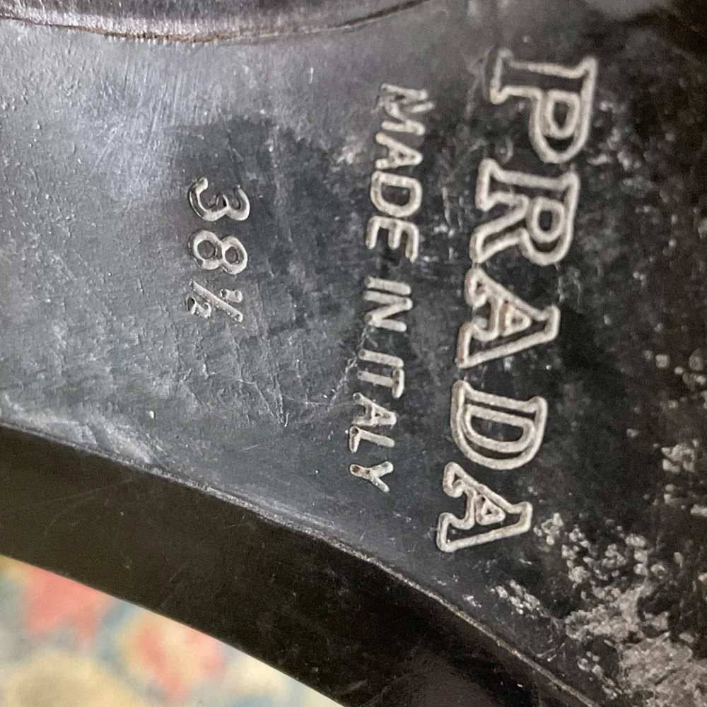 Prada Loafer, black, low heel, Classic! Great Condition! Size 38.5 / 8 - Picture 11 of 16